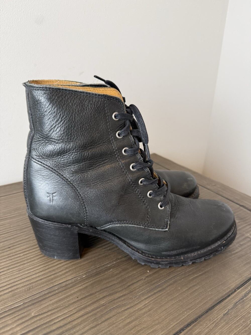 Frye Sabrina 6G Combat Boots Womens 10 Black Leather Lace Up Lug Sole Block Heel